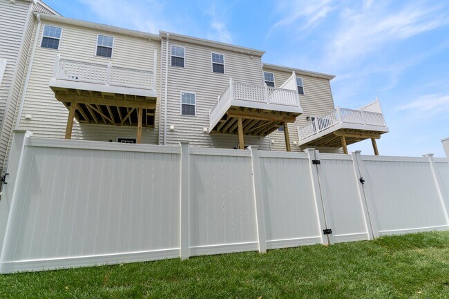 Building Photo - 95 Potomac Ct
