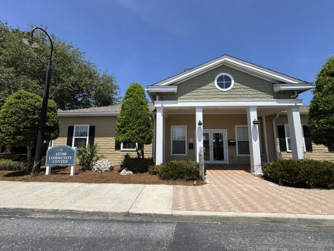Building Photo - 1001 Lighthouse Rd