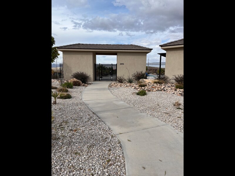 Building Photo - 3111 Photinia Dr