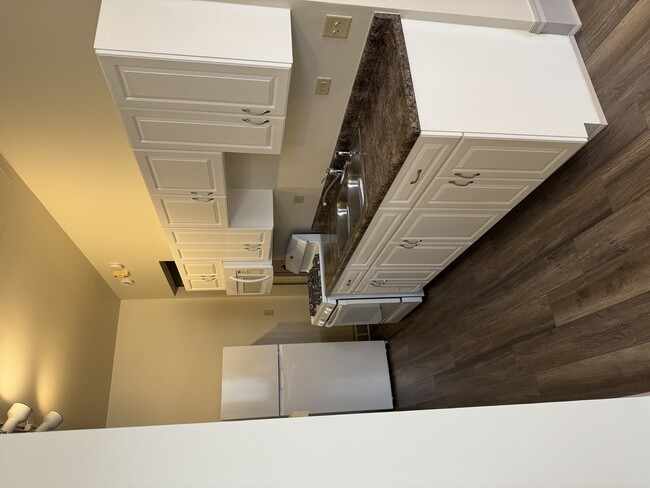 Building Photo - 204 E Washington St