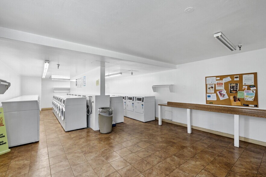 Building Photo - 7742 Redlands St