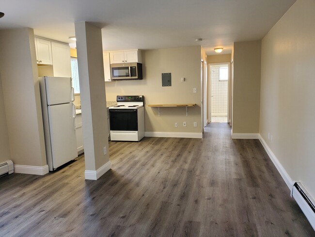 Kitchen area - 3430 S Grant St