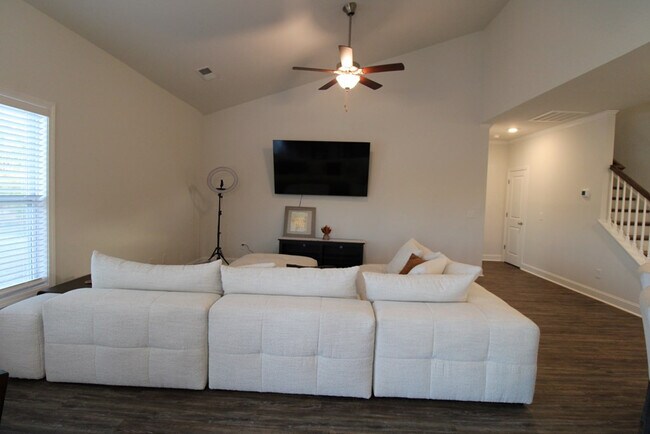 Building Photo - 445 Kittiwake Ln