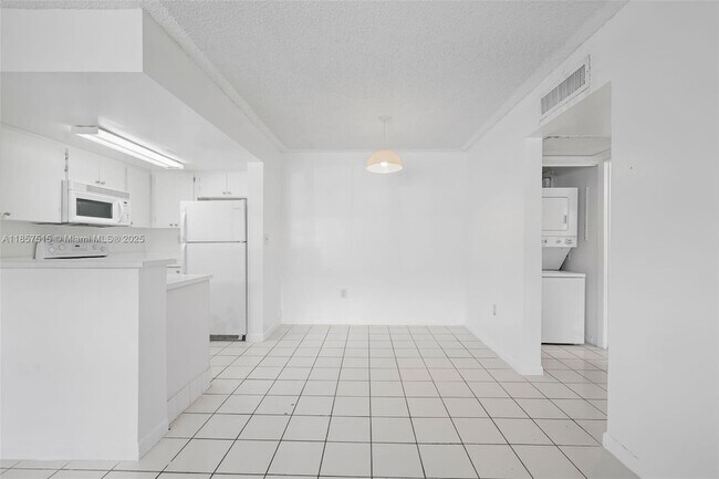 Building Photo - 8615 NW 5th Terrace