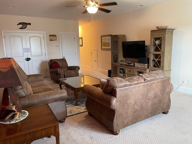 Building Photo - Unfurnished 3 Bedroom 3 Bathroom House with Home Office In Calabash