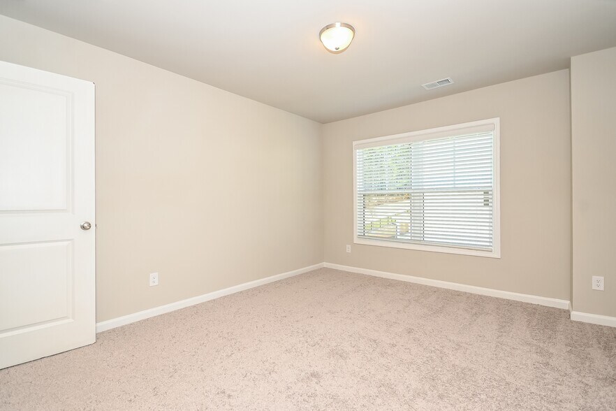 Building Photo - 786 Calvin Pk Dr