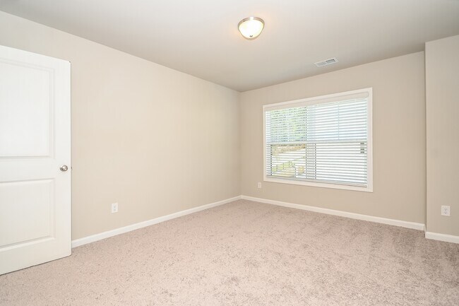 Building Photo - 862 Calvin Pk Dr