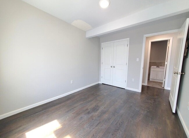 Building Photo - 557 Ocean Ave