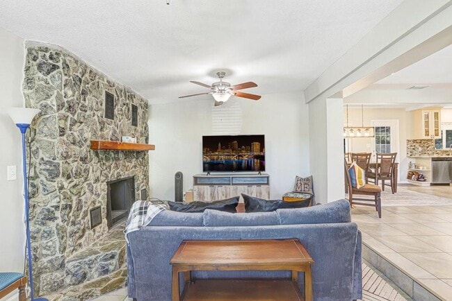 Building Photo - 6703 N River Blvd