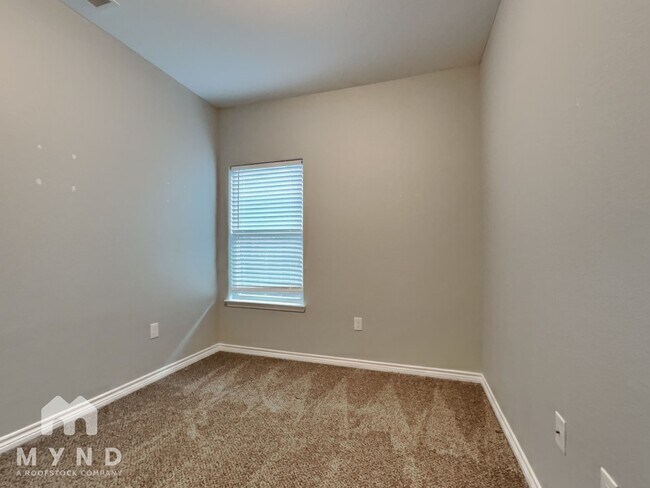 Building Photo - 16649 E Hammon