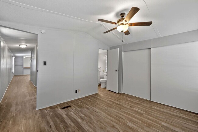 Building Photo - 6516 Blue Water Ct