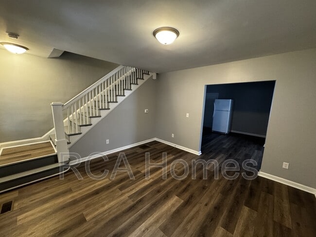 Building Photo - 3747 E Market St