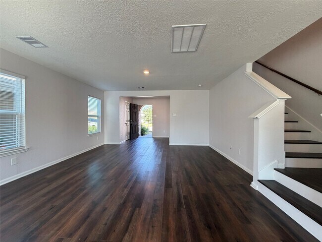 Building Photo - 623 Ash Mill Dr