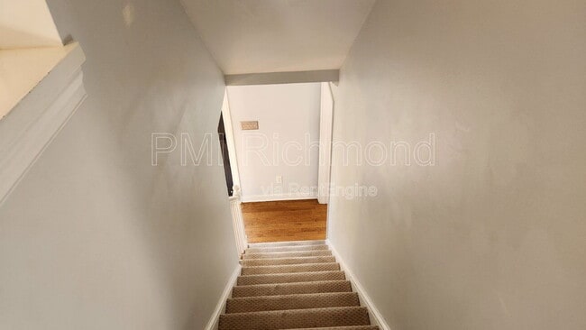 Building Photo - 2018 Cambridge Dr