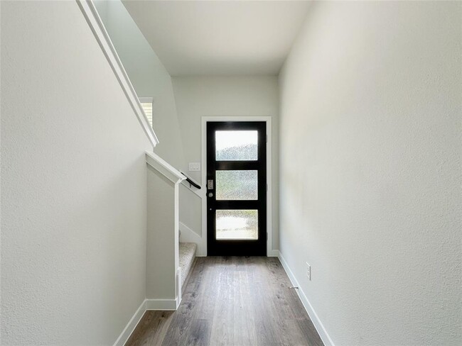 Building Photo - 7806 Alset Dr