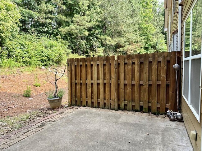 Building Photo - 484 Grayson Way