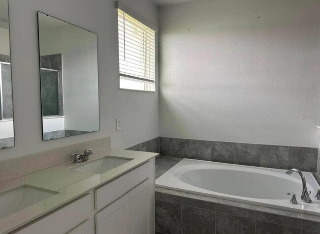Building Photo - 265 Bogey Dr
