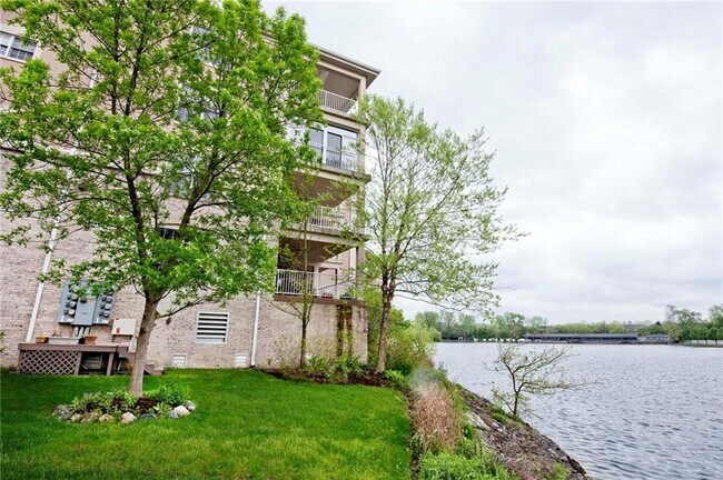 Building Photo - 6740 Spirit Lake Dr