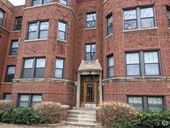 Building Photo - 6554 N Ashland Ave