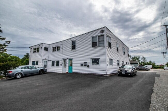 Building Photo - Freshly Updated 2BR Apartment – Heat Included | Sanford, ME