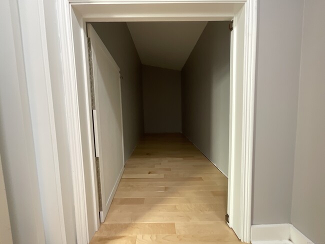 Building Photo - 353 Main St