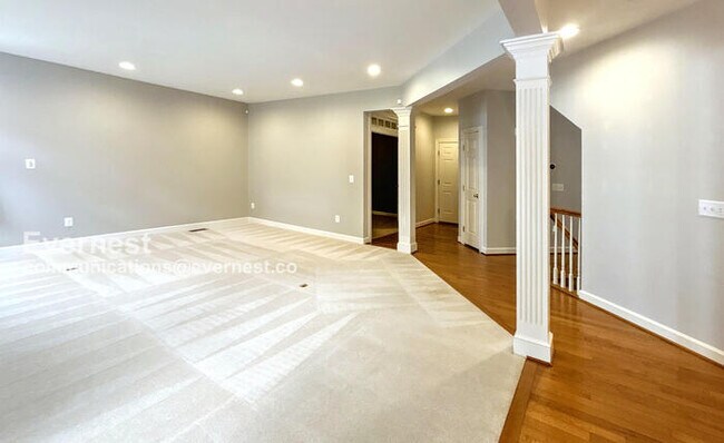 Building Photo - 1013 Dorthea Ct