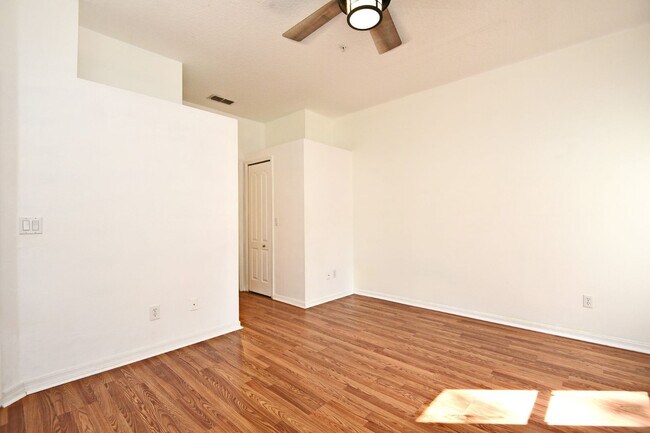 Building Photo - 692 Seabrook Ct