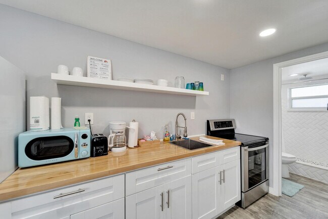 Building Photo - 8820 Rocky Creek Dr