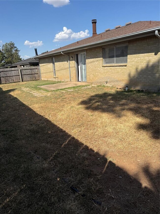 Building Photo - 8617 N Eagle Ln