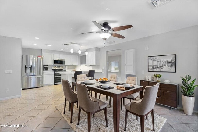 Building Photo - 1511 W Mesquite St