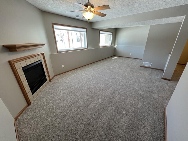 Building Photo - 10670 Ironwood Pkwy