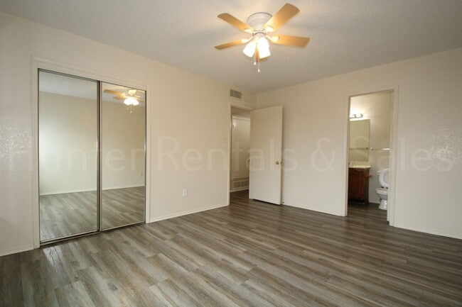 Building Photo - Welcome Home to Your Two-Story Retreat in Willow Springs!