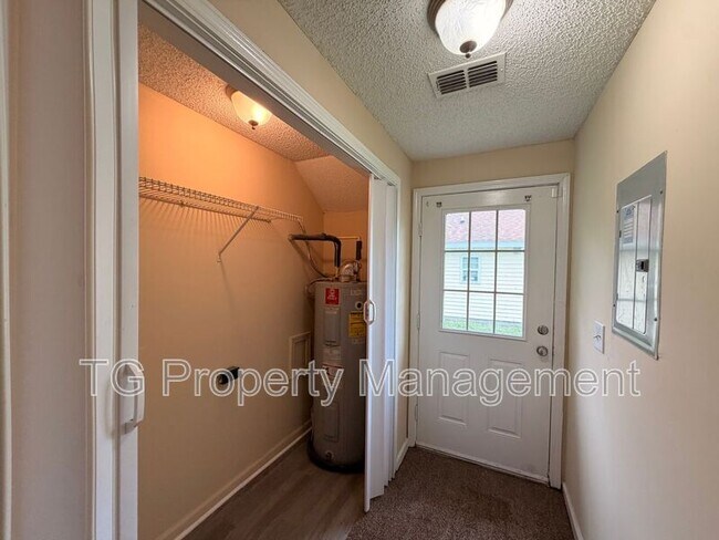 Building Photo - 747 Broxton St