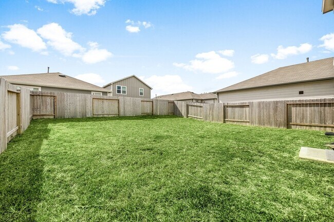 Building Photo - 25927 Chicory Dr