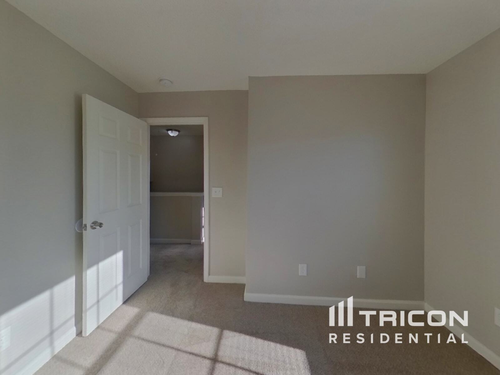 Building Photo - 411 Fox Trot Dr