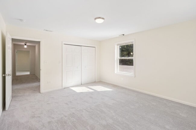 Building Photo - 2011 Brummel St