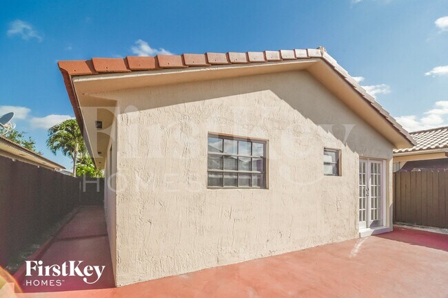 Building Photo - 2664 W 70th Pl