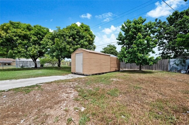 Building Photo - 10421 SW 184th St