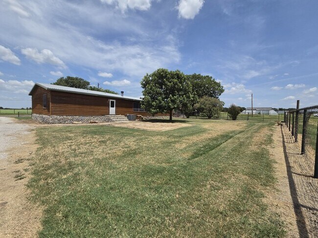 Building Photo - 3-2 Mobile Home
