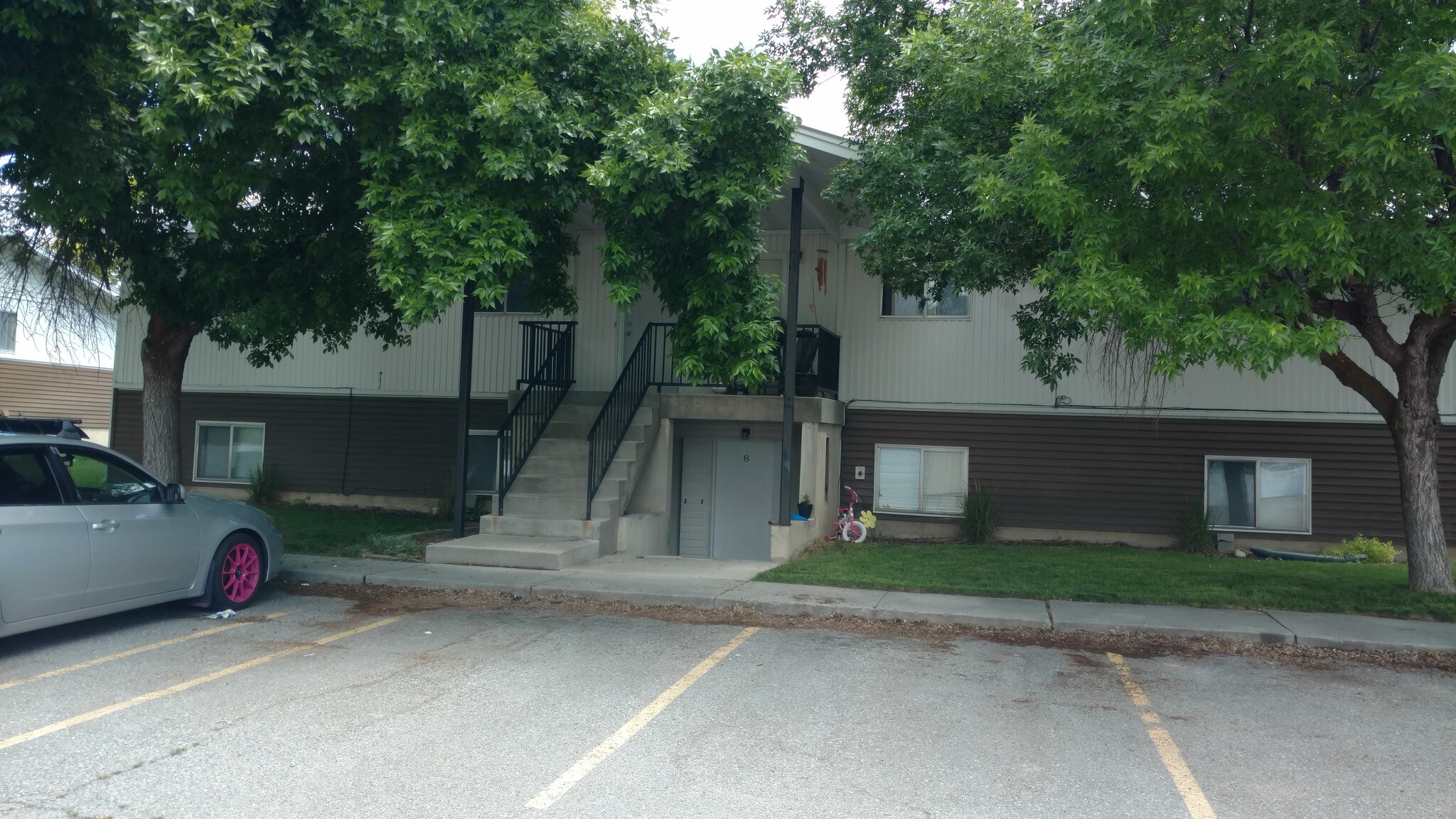 building - 180 E 100 N