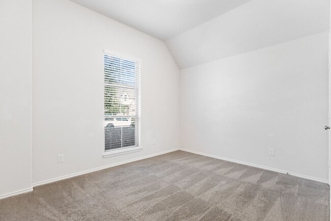 Building Photo - 4 Bedroom/3 Bath Kallinson Ranch Subdivision