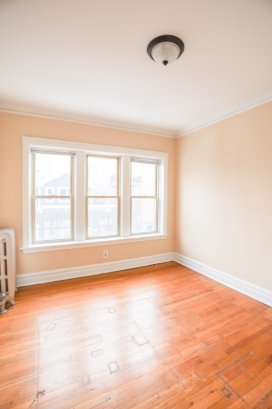 Building Photo - 4441 N Damen Ave