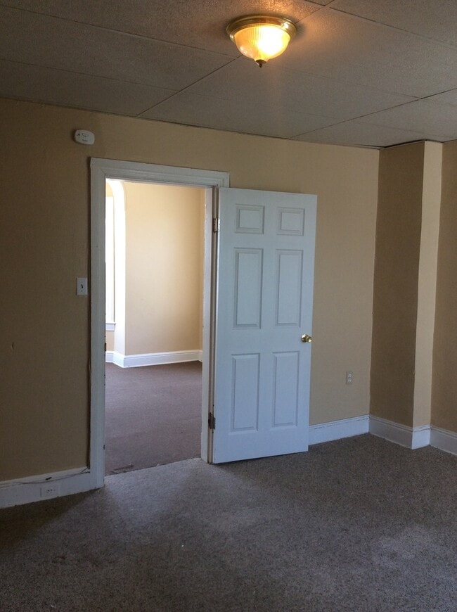 Building Photo - 2 Bedroom Apartment-York City SD