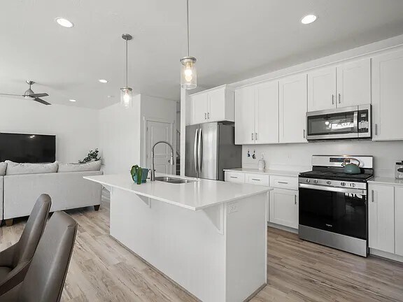 Building Photo - 4228 E Bonne Vista Dr