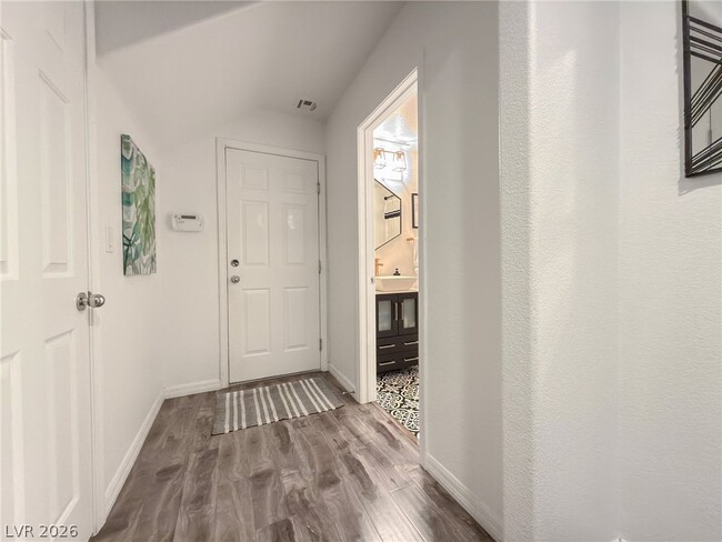 Building Photo - 372 Ambitious St