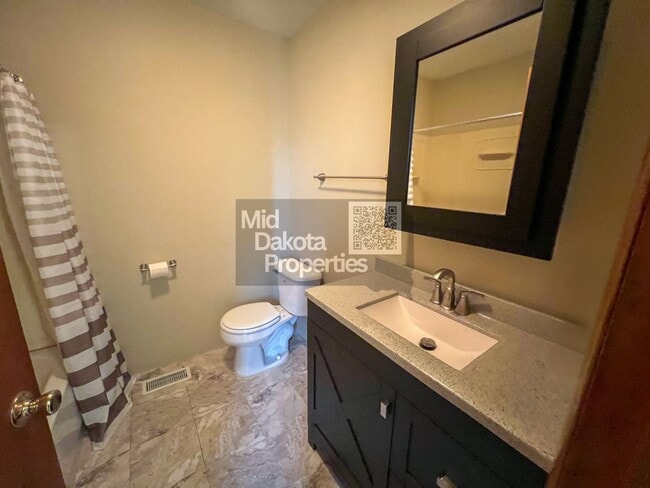 Building Photo - 813 N Sanborn-1 bedroom house with large two car garage