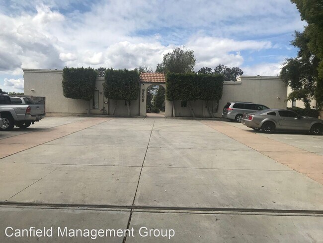 Building Photo - 9505 Laurel Canyon Blvd
