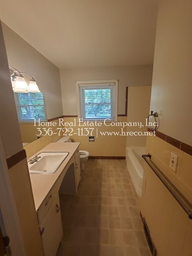 Building Photo - 644 Motor Rd