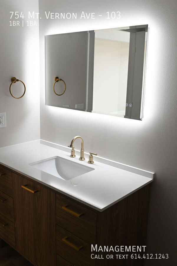 Building Photo - 754 Mt Vernon Ave