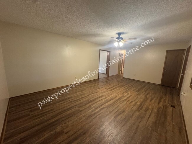 Building Photo - Post Oak Home